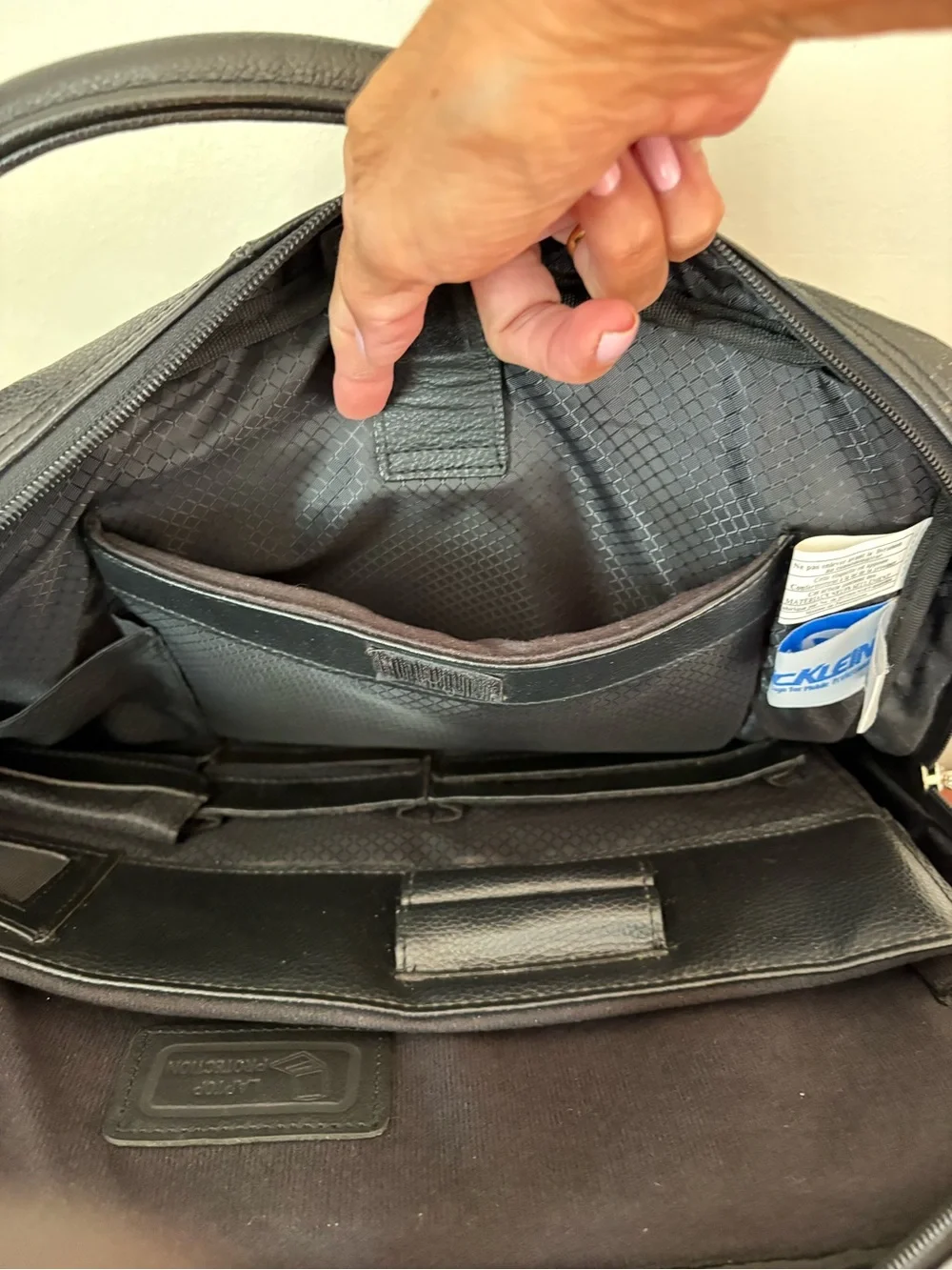 McKlein USA Black Pebble Leather Laptop Bag #10T-0589054 Numerous Compartments